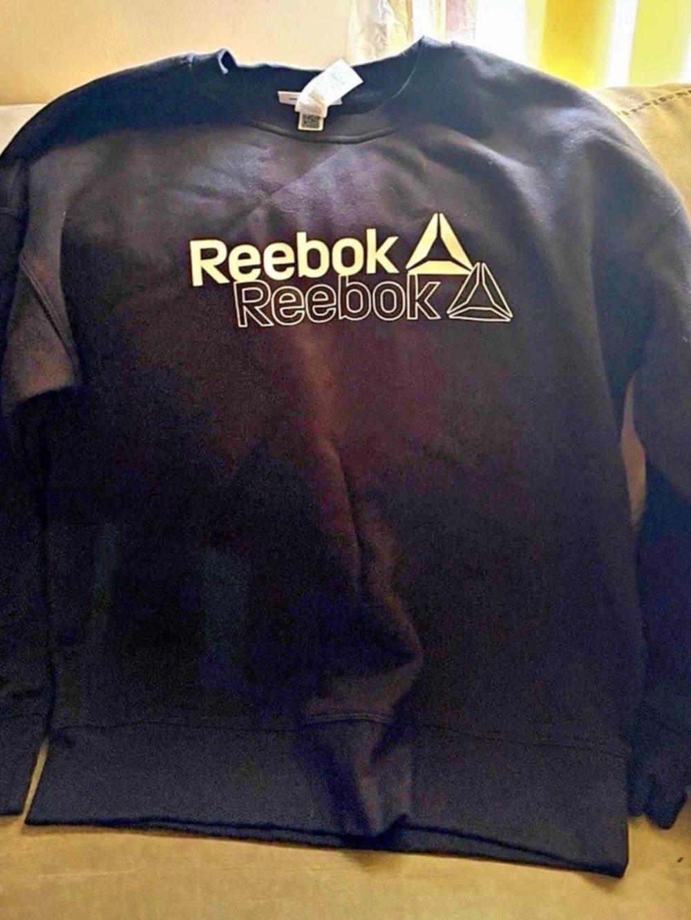 Reebok women’s Black Polyester Sweatshirt Size Small